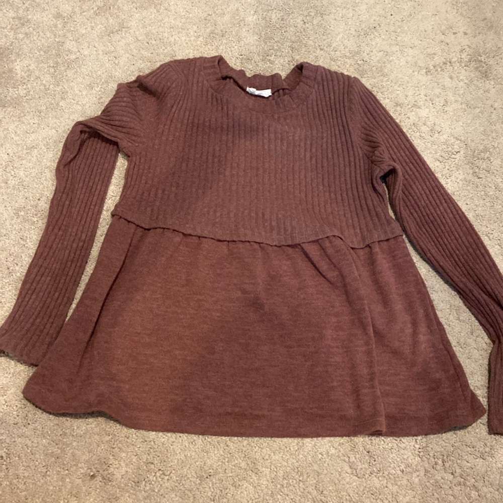 Like new - mauve boutique top - size medium